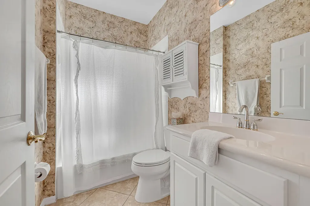 104 Glen Eagle Circle Naples FL 34104