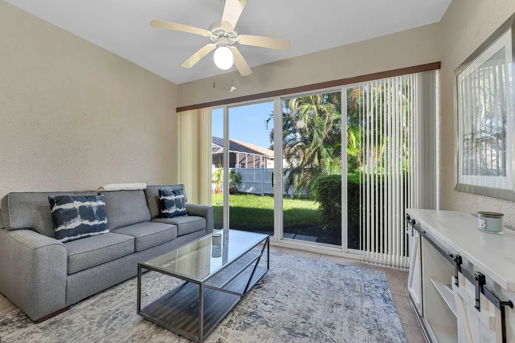 104 Glen Eagle Circle Naples FL 34104