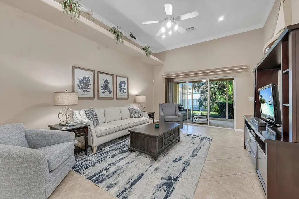 104 Glen Eagle Circle Naples FL 34104