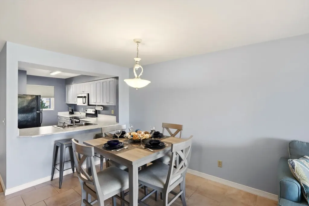 1060 Swallow Avenue Marco Island FL 34145