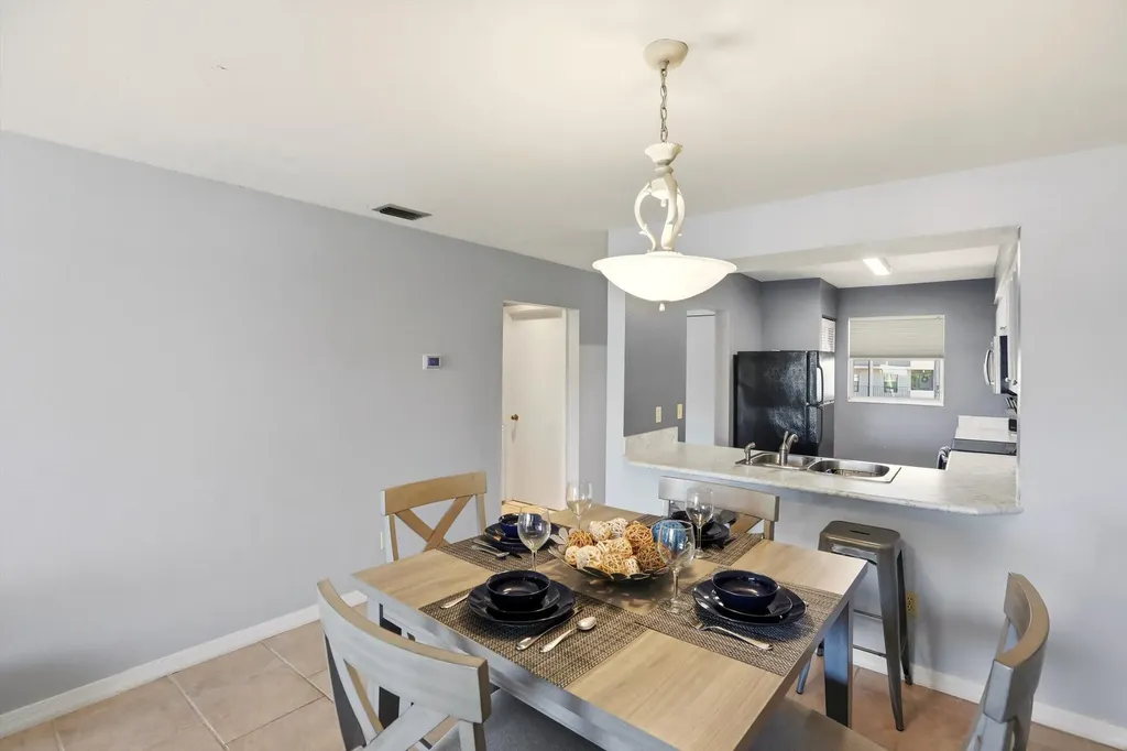 1060 Swallow Avenue Marco Island FL 34145