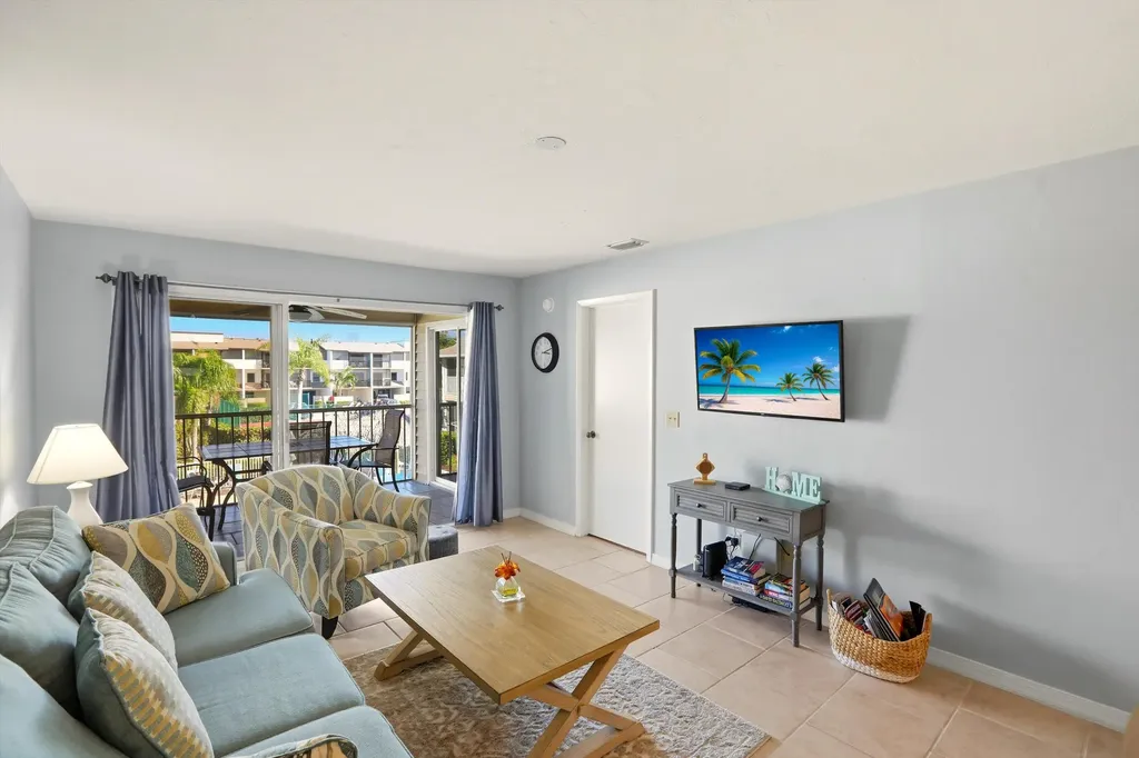 1060 Swallow Avenue Marco Island FL 34145