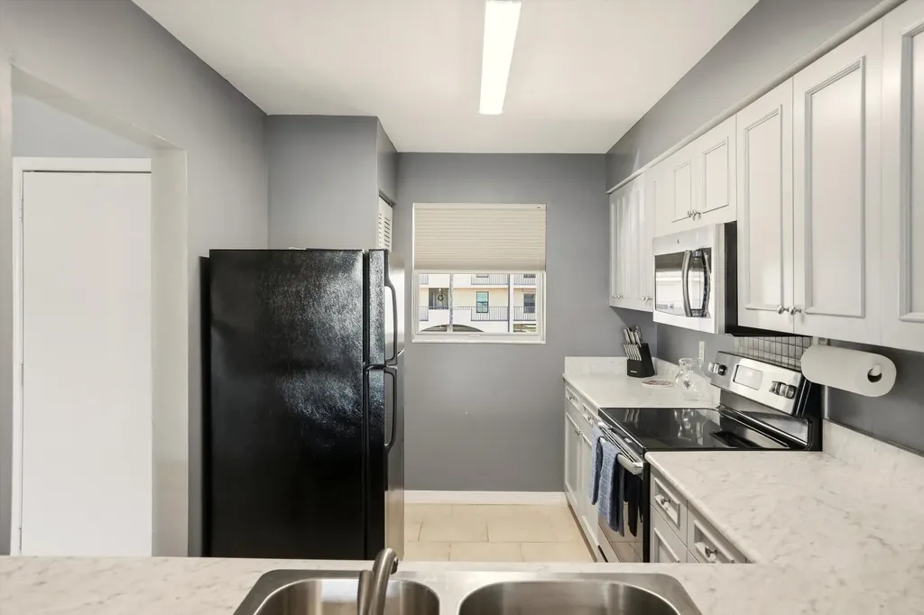 1060 Swallow Avenue Marco Island FL 34145