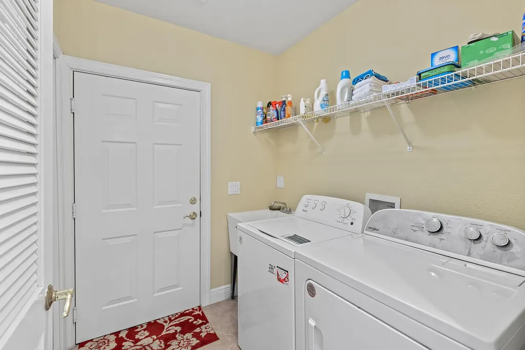 3985 Deer Crossing Naples FL 34114