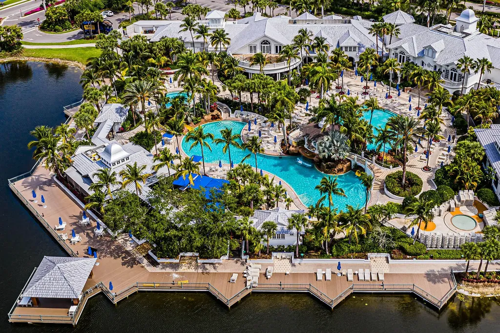 3985 Deer Crossing Naples FL 34114