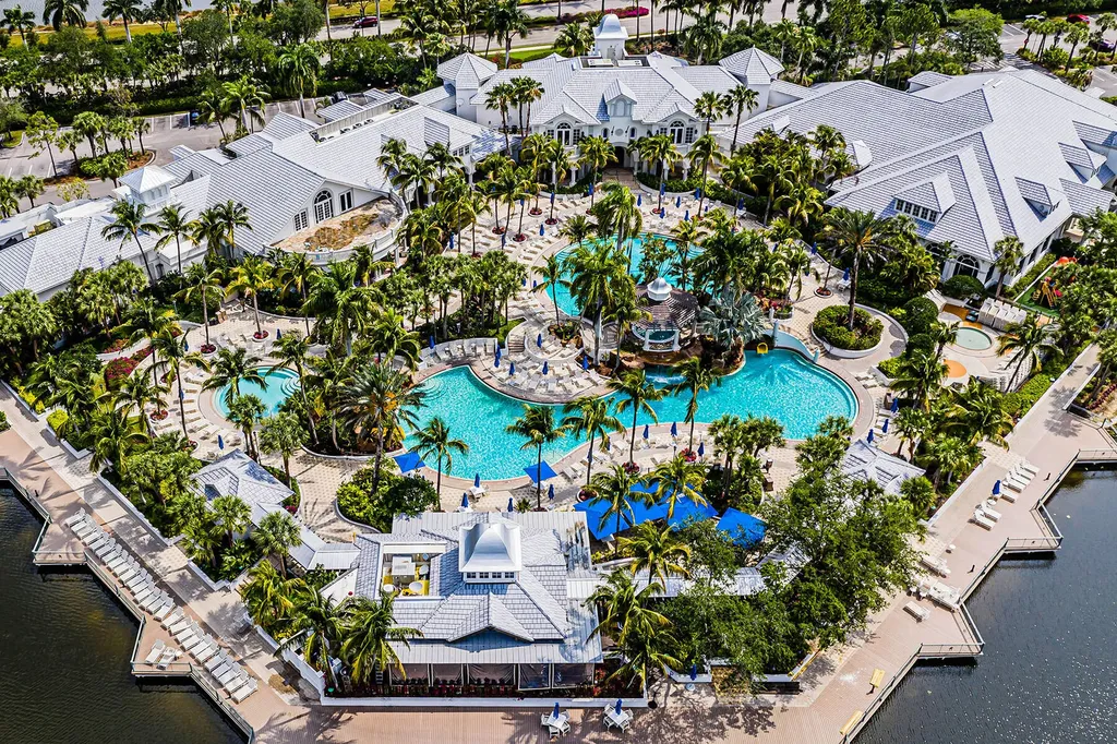 3985 Deer Crossing Naples FL 34114