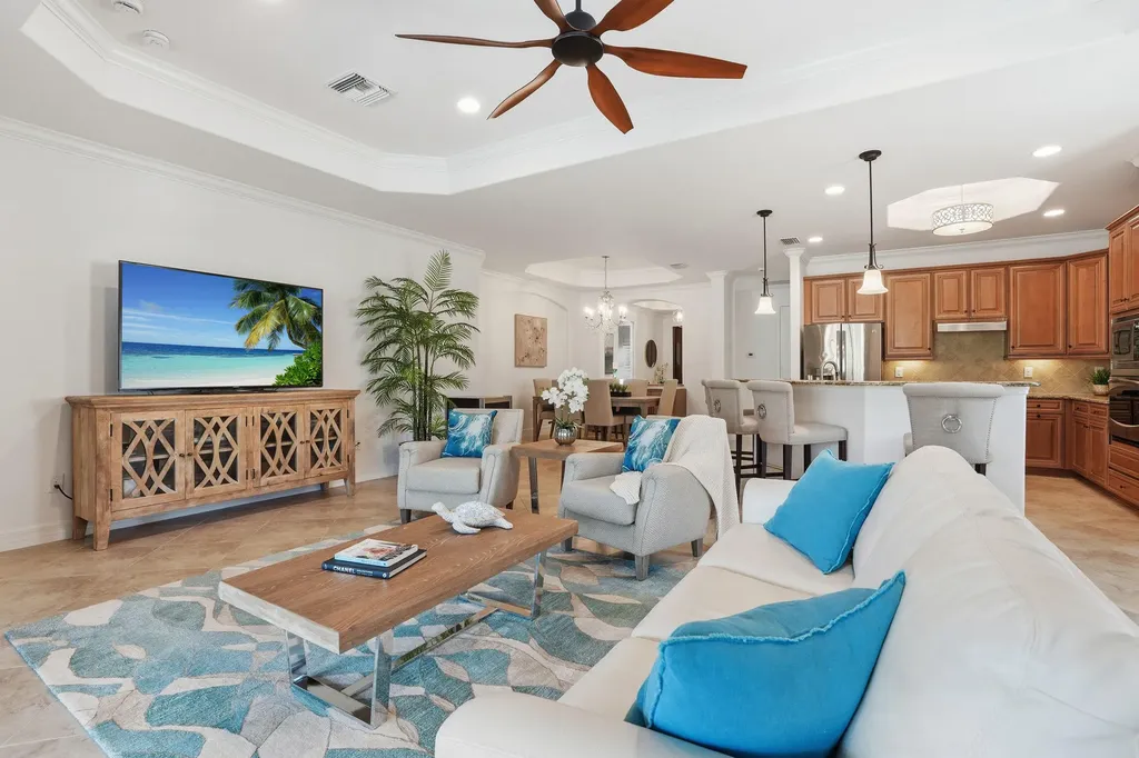 3022 Aviamar Circle Naples FL 34114