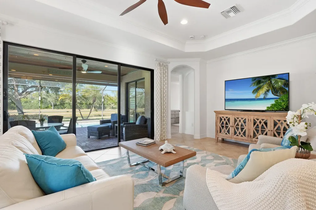 3022 Aviamar Circle Naples FL 34114