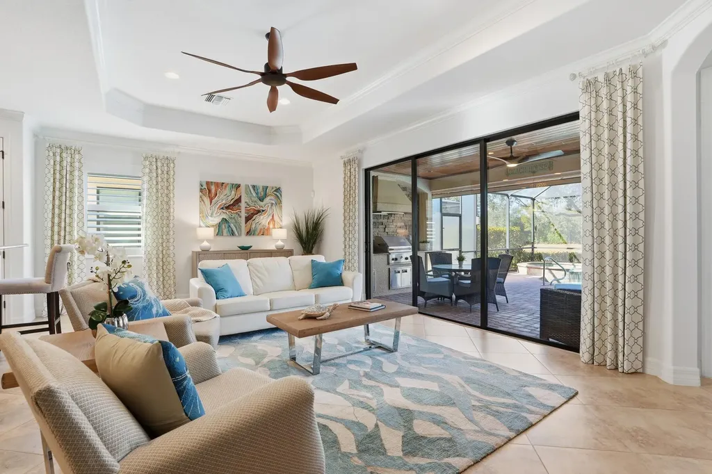 3022 Aviamar Circle Naples FL 34114