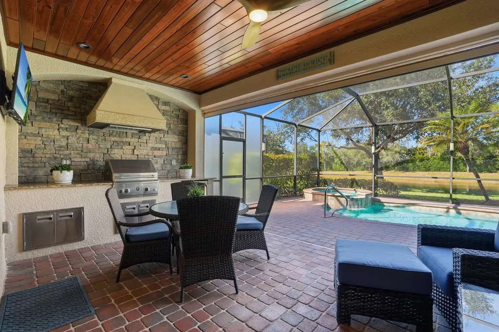 3022 Aviamar Circle Naples FL 34114