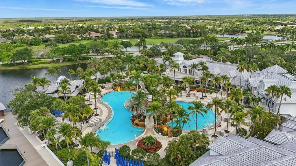 3022 Aviamar Circle Naples FL 34114