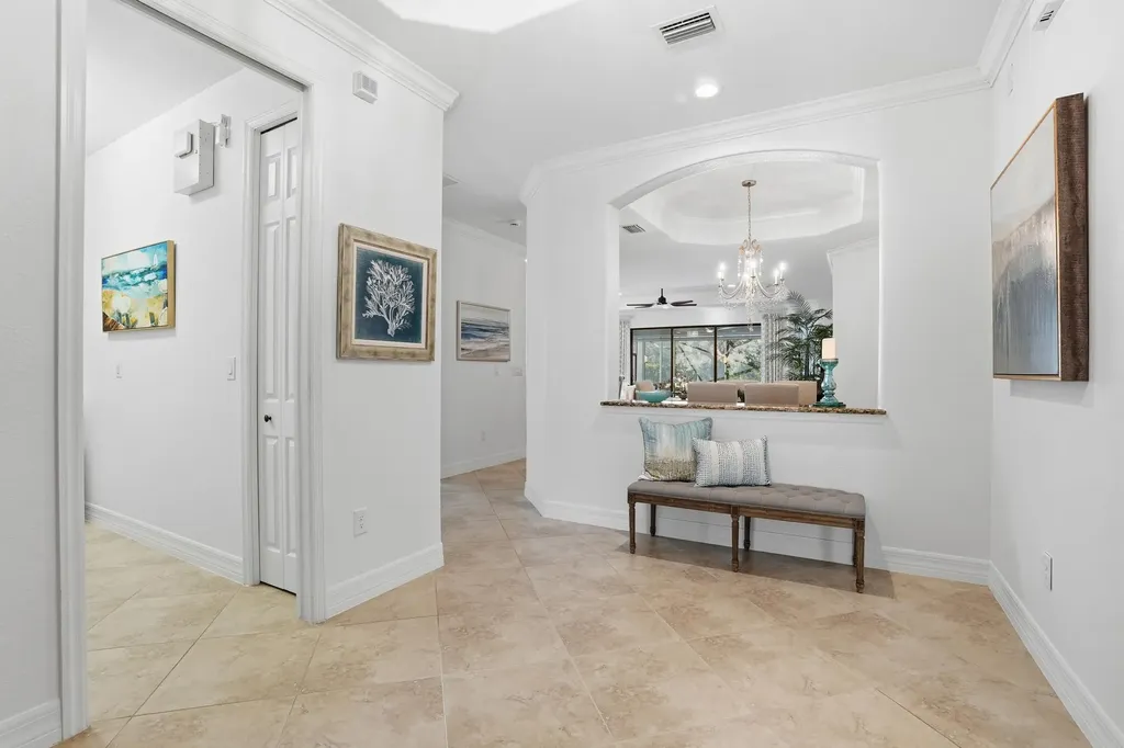3022 Aviamar Circle Naples FL 34114