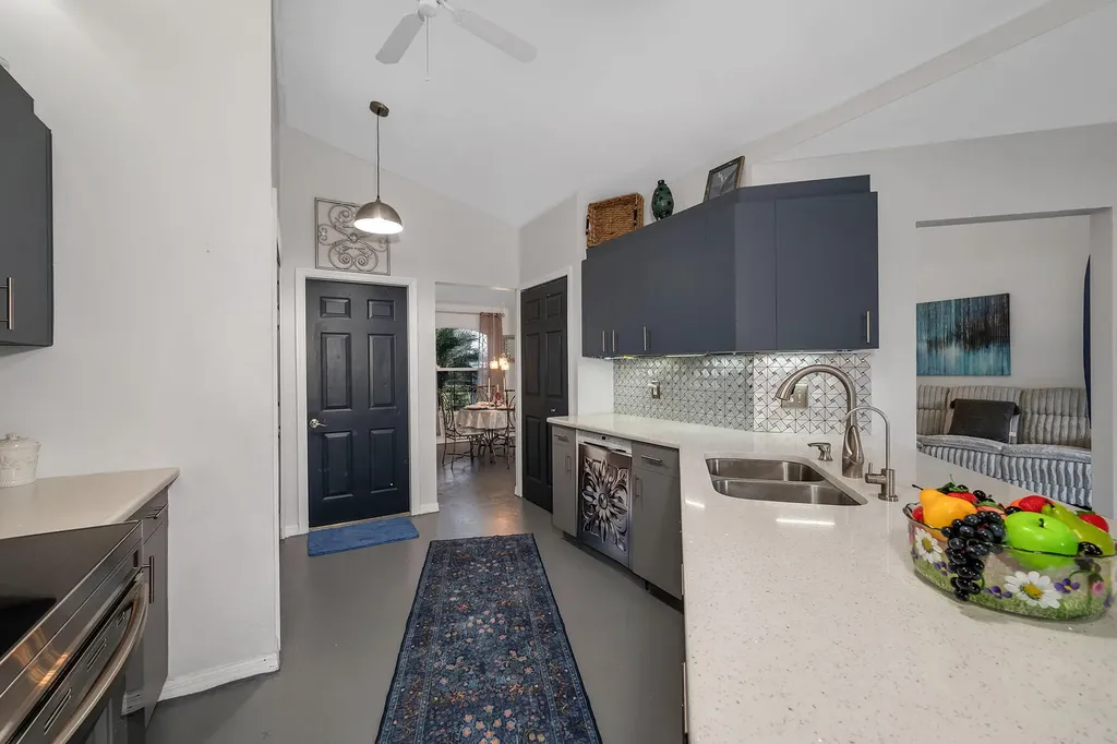 220 37th Avenue NE Naples FL 34120