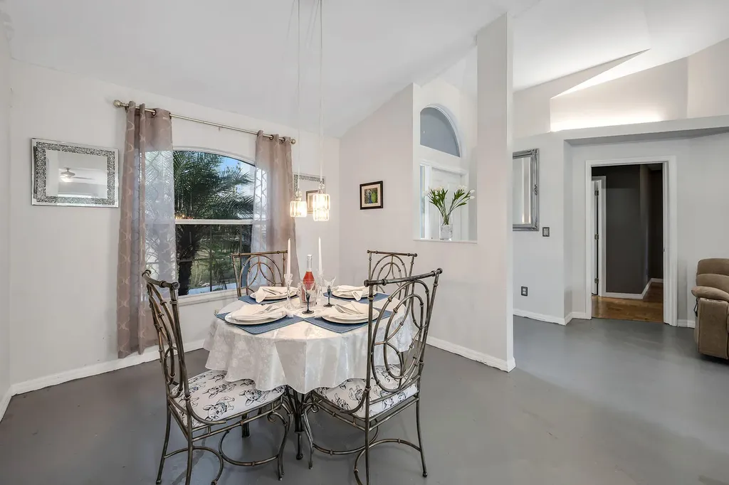 220 37th Avenue NE Naples FL 34120