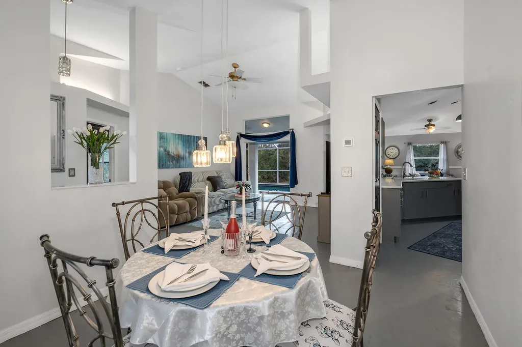 220 37th Avenue NE Naples FL 34120