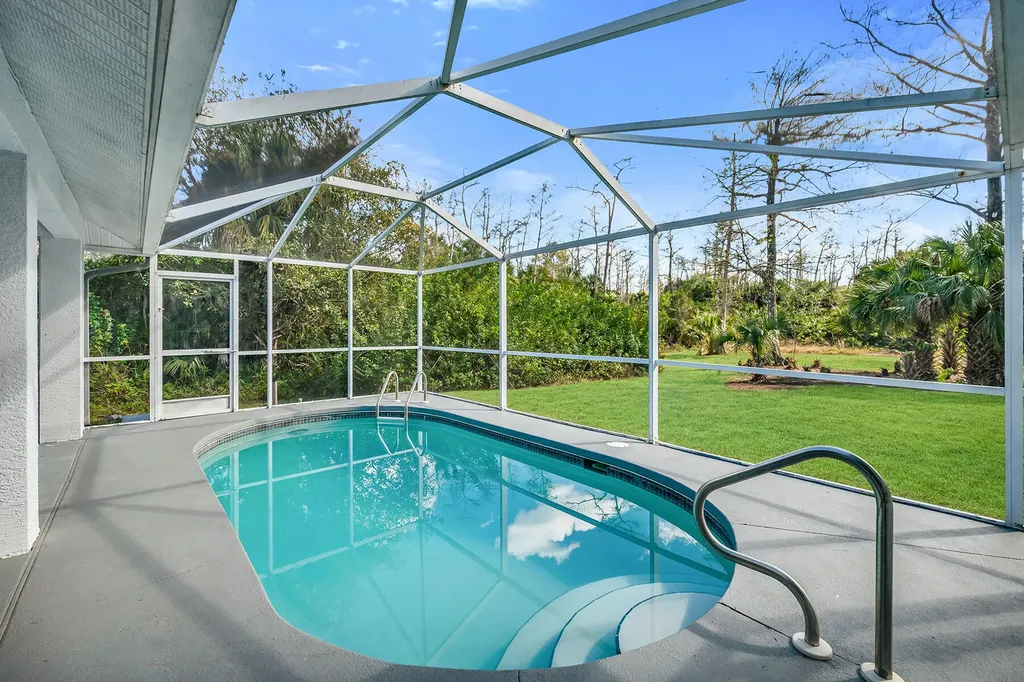 220 37th Avenue NE Naples FL 34120