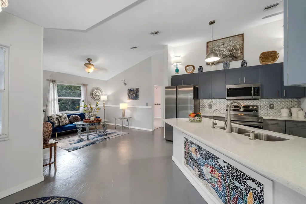 220 37th Avenue NE Naples FL 34120