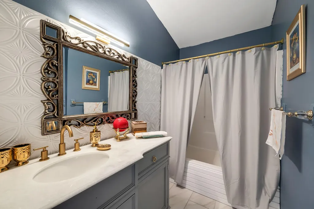 220 37th Avenue NE Naples FL 34120