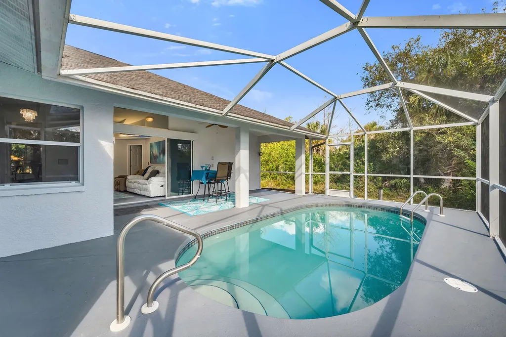 220 37th Avenue NE Naples FL 34120