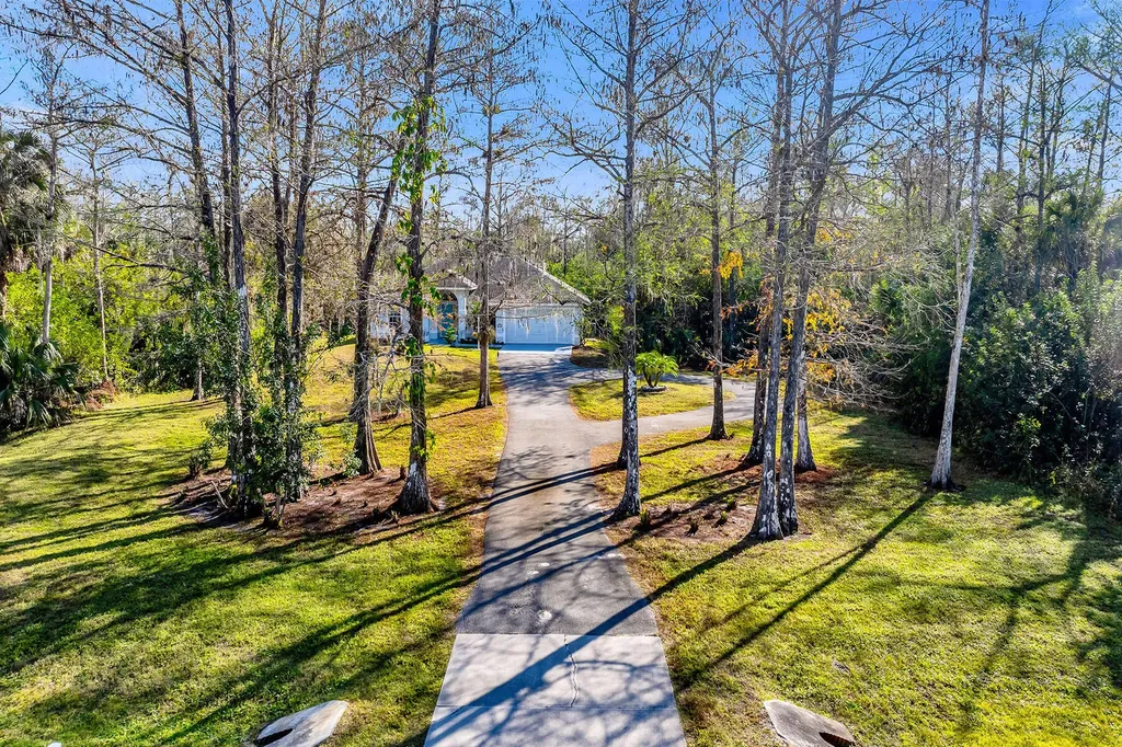 220 37th Avenue NE Naples FL 34120