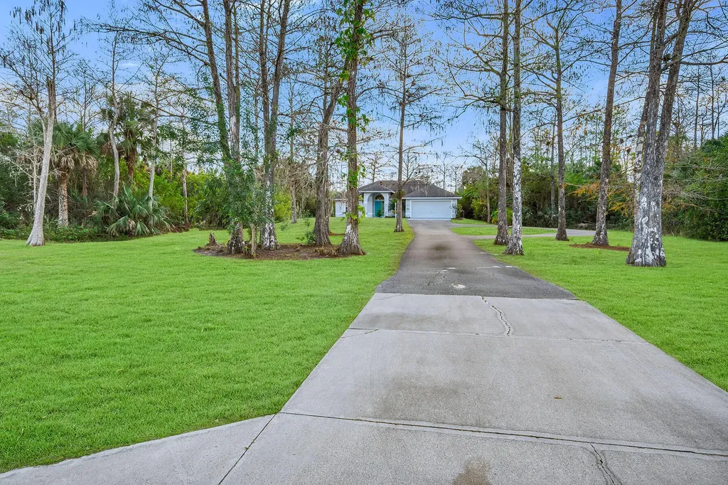 220 37th Avenue NE Naples FL 34120