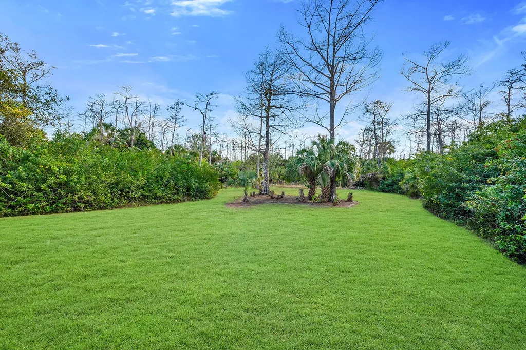 220 37th Avenue NE Naples FL 34120