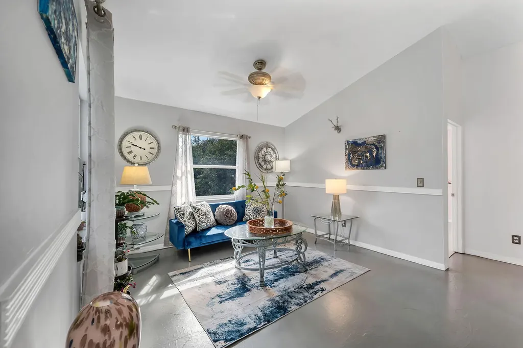 220 37th Avenue NE Naples FL 34120