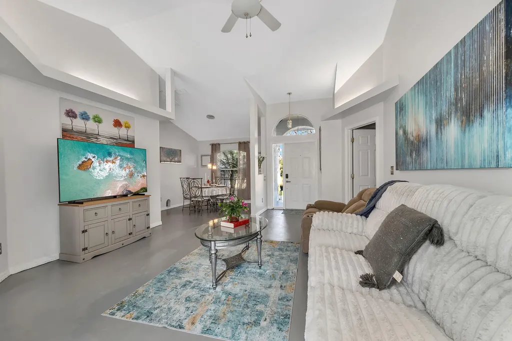 220 37th Avenue NE Naples FL 34120