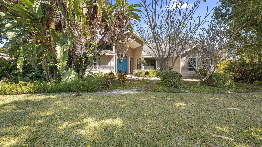 60 Brampton Lane Naples FL 34104