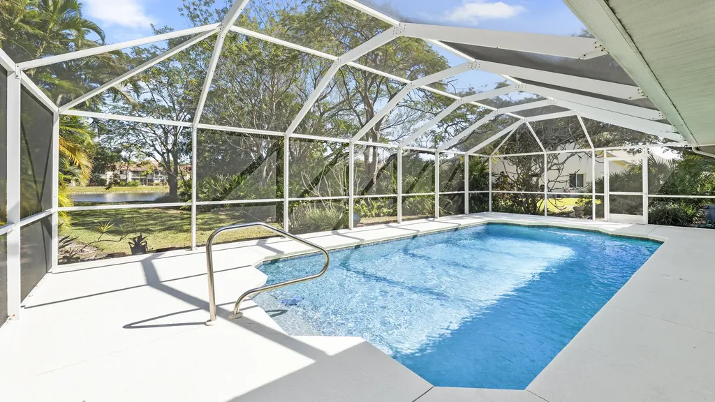 60 Brampton Lane Naples FL 34104