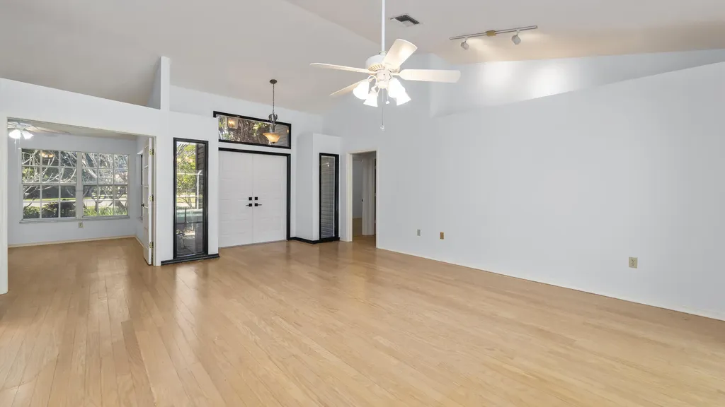 60 Brampton Lane Naples FL 34104