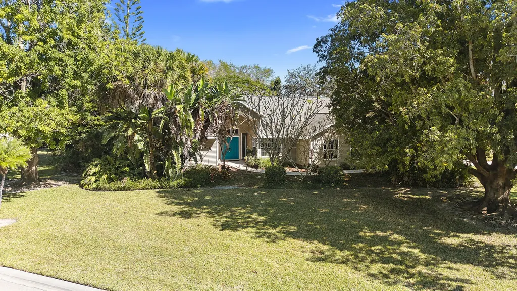 60 Brampton Lane Naples FL 34104