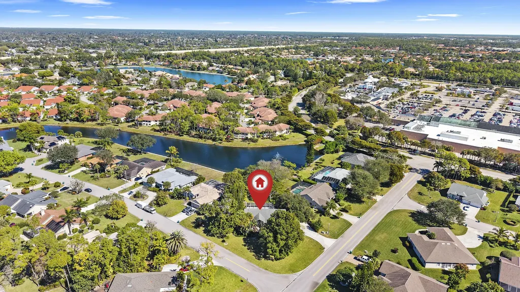 60 Brampton Lane Naples FL 34104