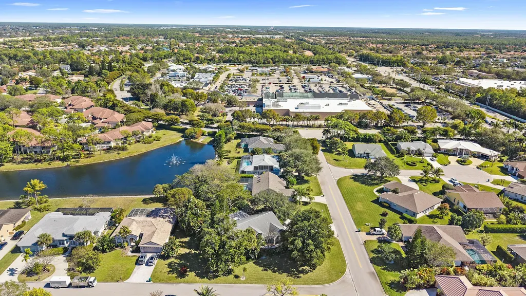 60 Brampton Lane Naples FL 34104