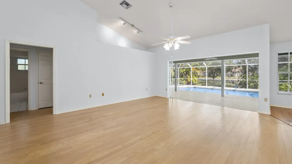 60 Brampton Lane Naples FL 34104