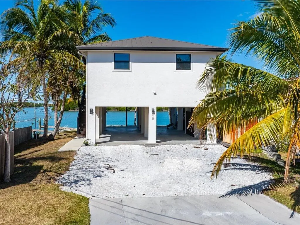 232 Harbor Place N Goodland FL 34140