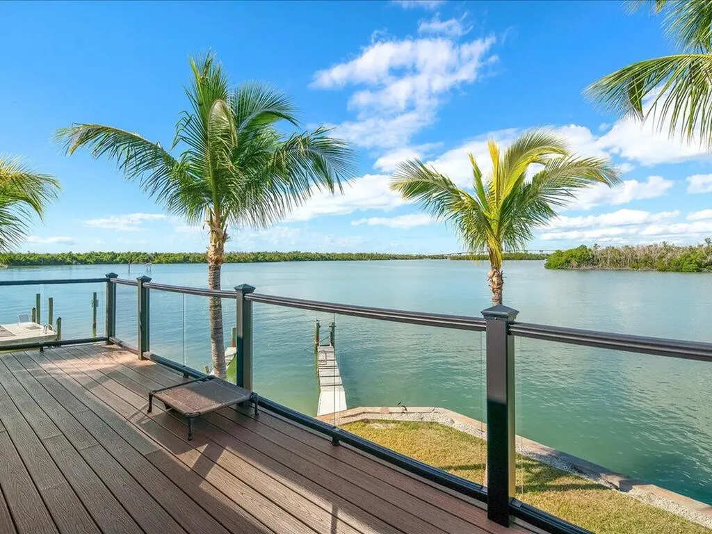 232 Harbor Place N Goodland FL 34140