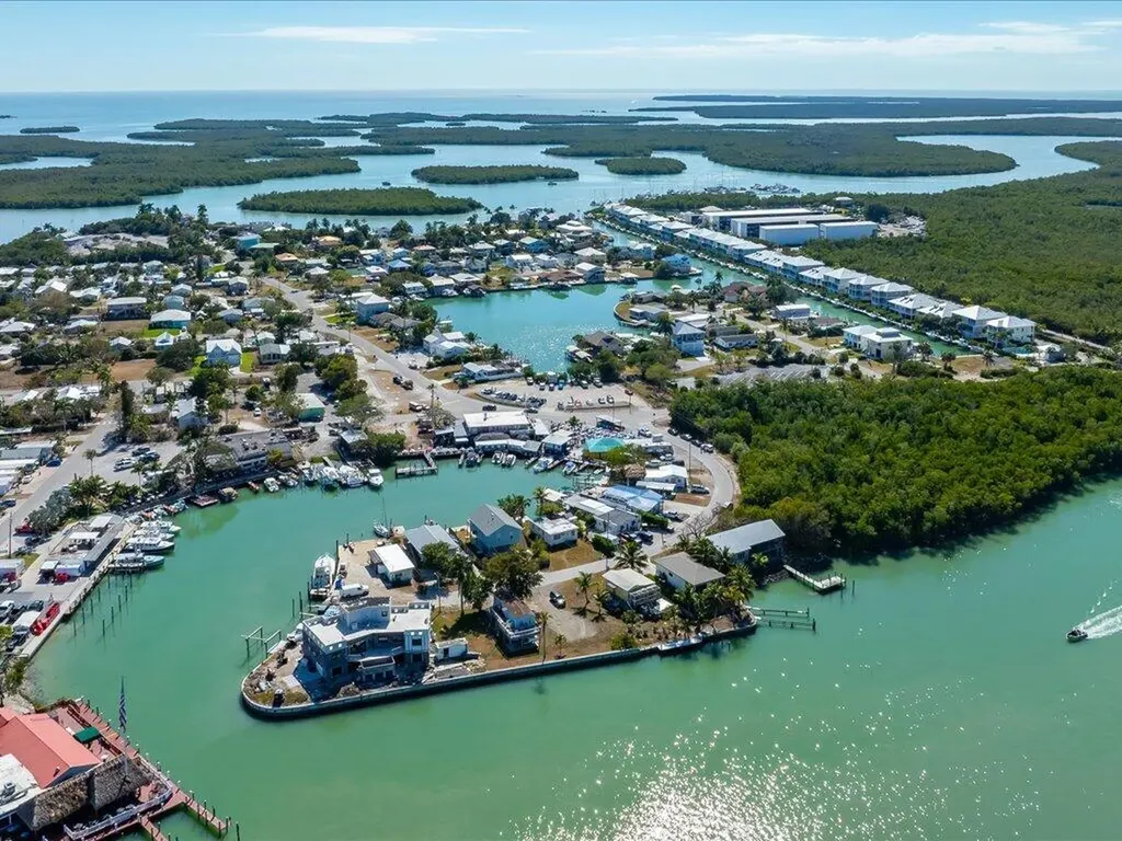 232 Harbor Place N Goodland FL 34140