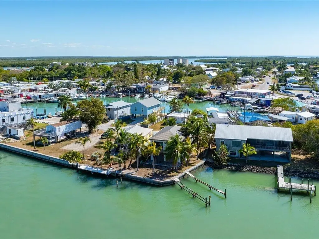 232 Harbor Place N Goodland FL 34140