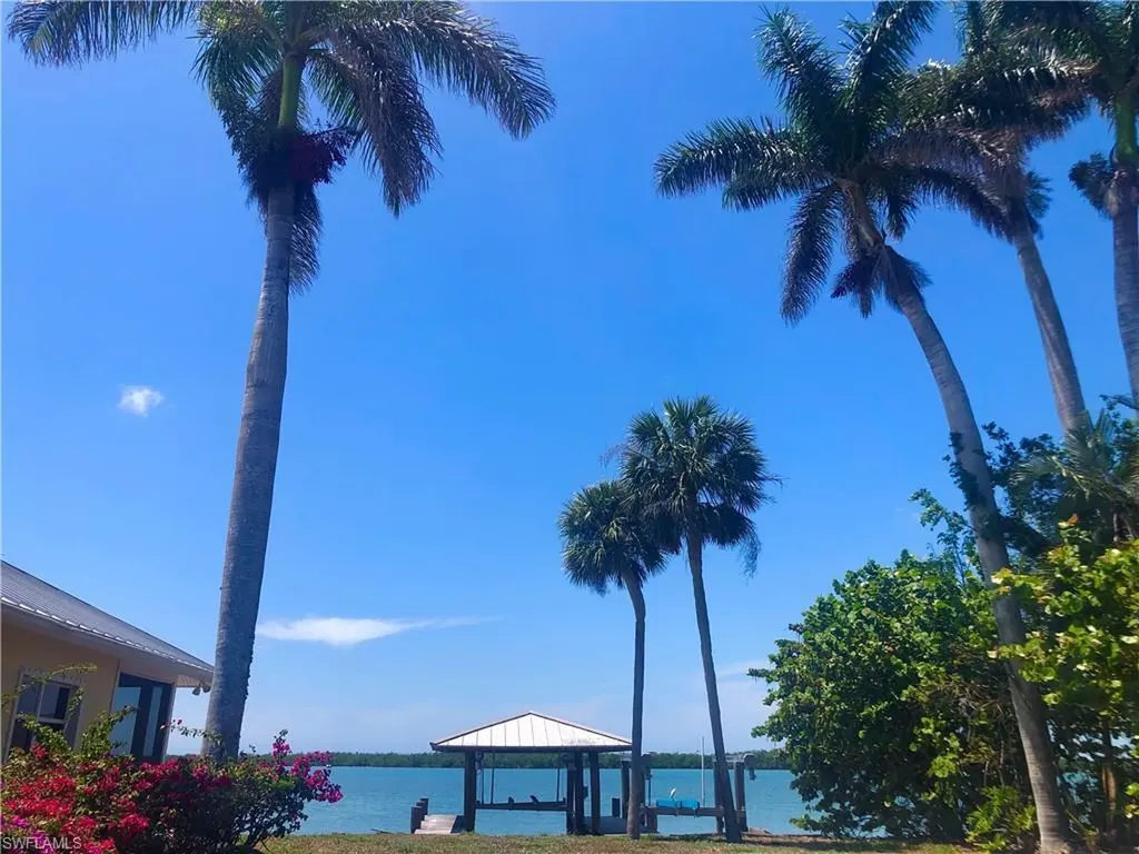 410 Cristobal Street Naples FL 34113