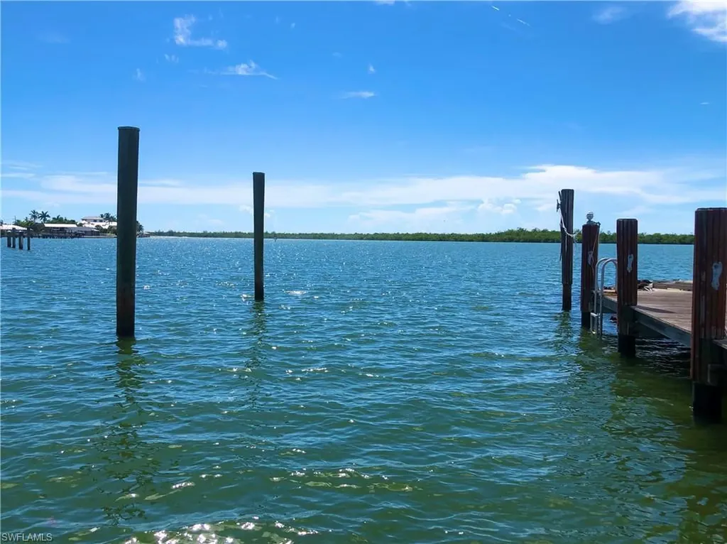 410 Cristobal Street Naples FL 34113