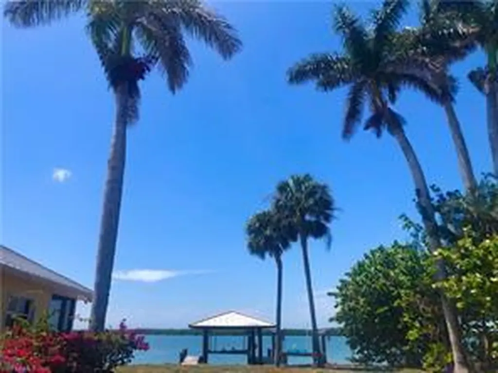 410 Cristobal Street Naples FL 34113