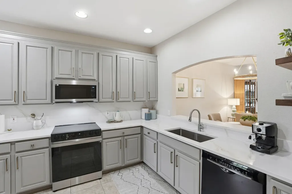 14282 Manchester Drive Naples FL 34114