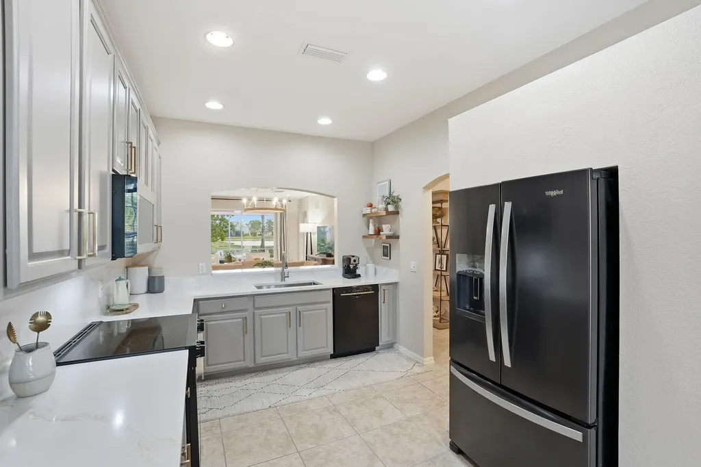 14282 Manchester Drive Naples FL 34114