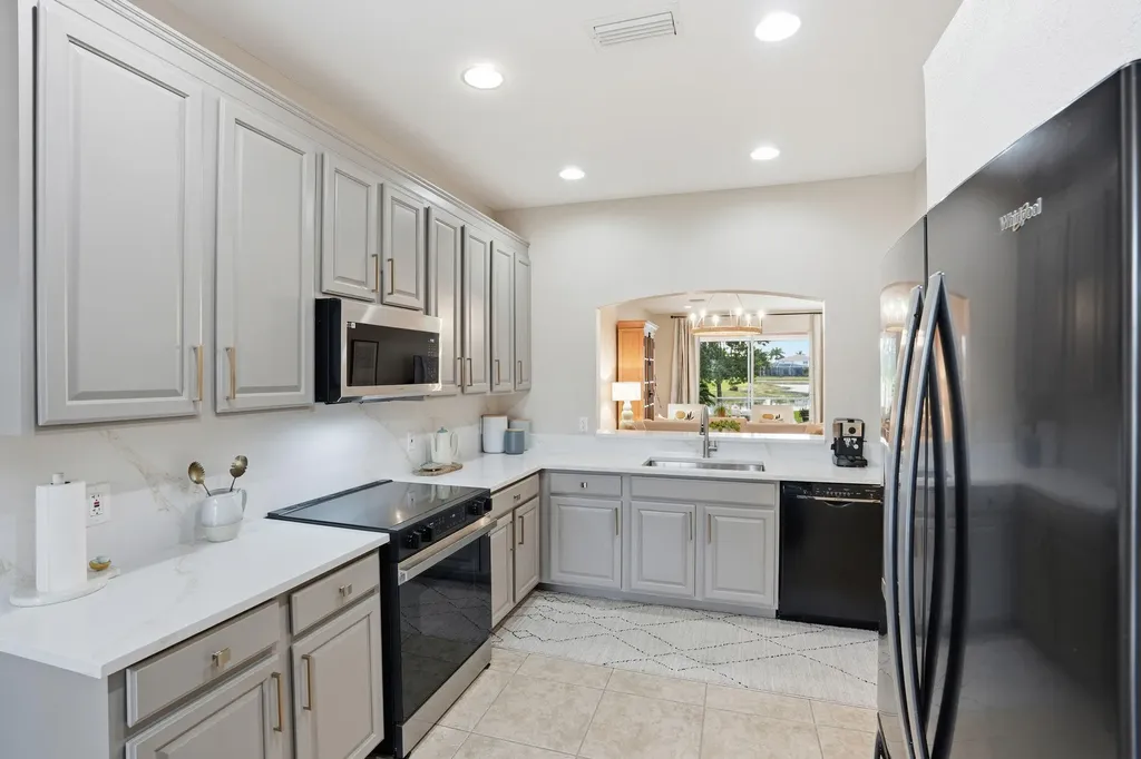 14282 Manchester Drive Naples FL 34114