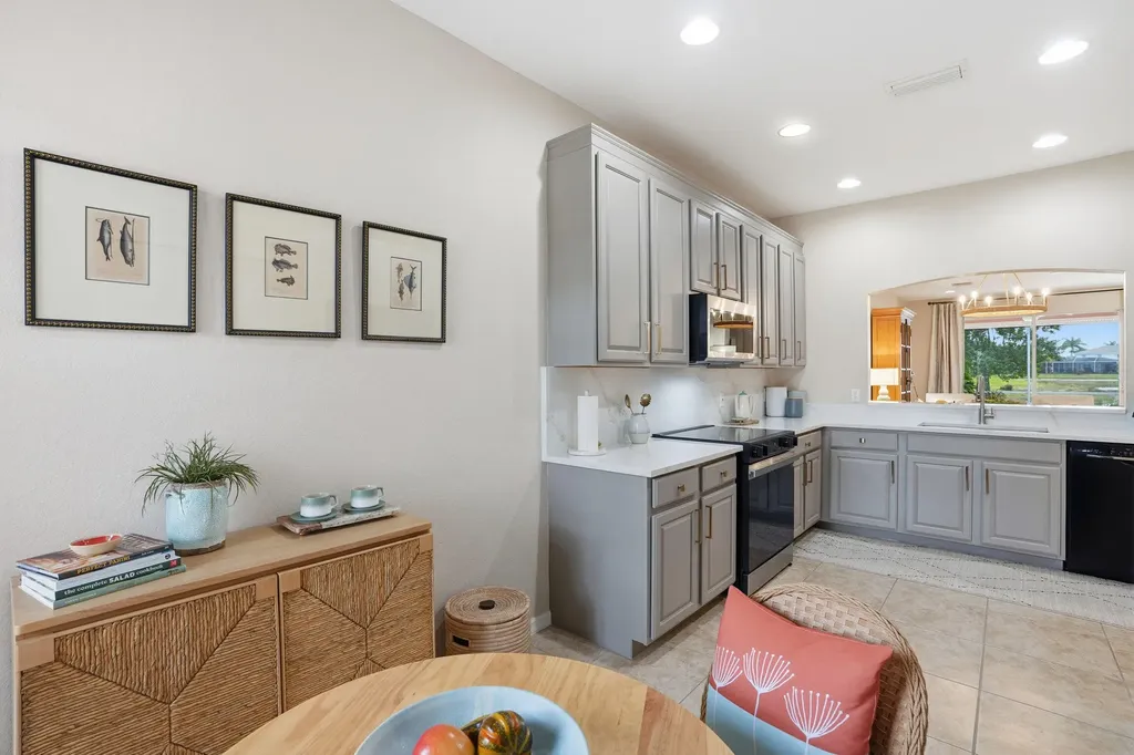 14282 Manchester Drive Naples FL 34114