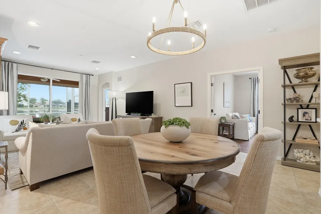 14282 Manchester Drive Naples FL 34114