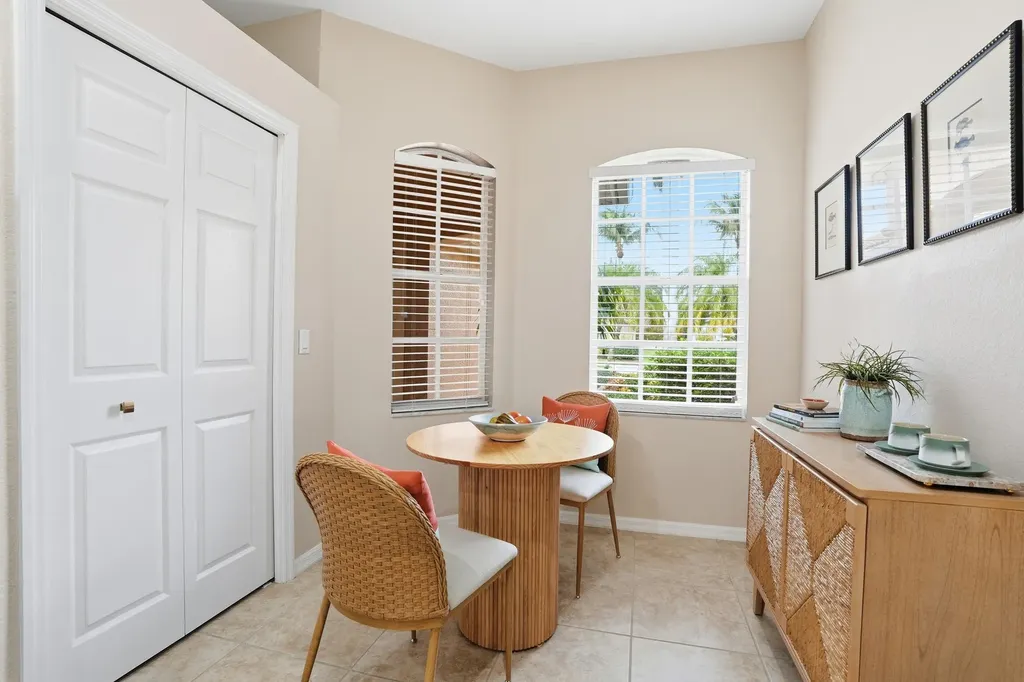 14282 Manchester Drive Naples FL 34114