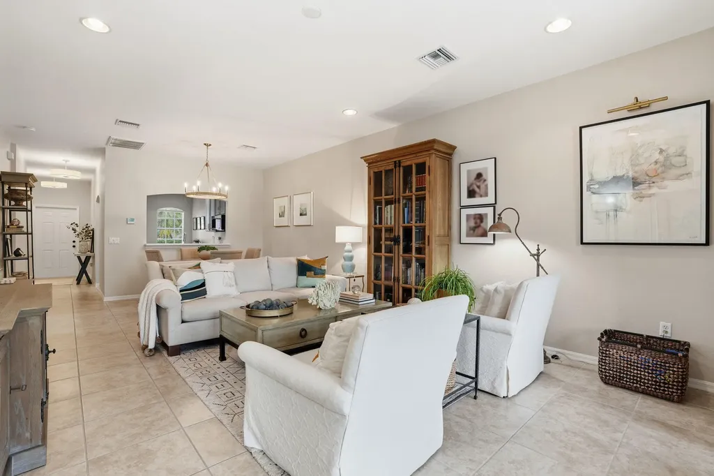 14282 Manchester Drive Naples FL 34114