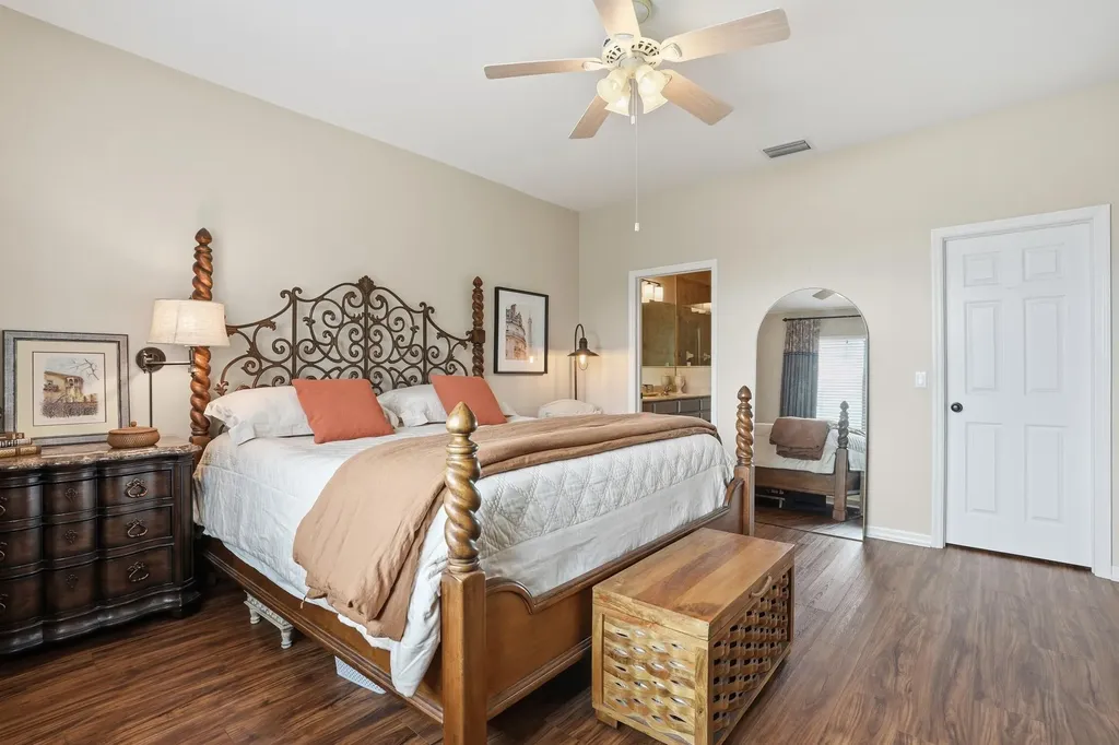 14282 Manchester Drive Naples FL 34114